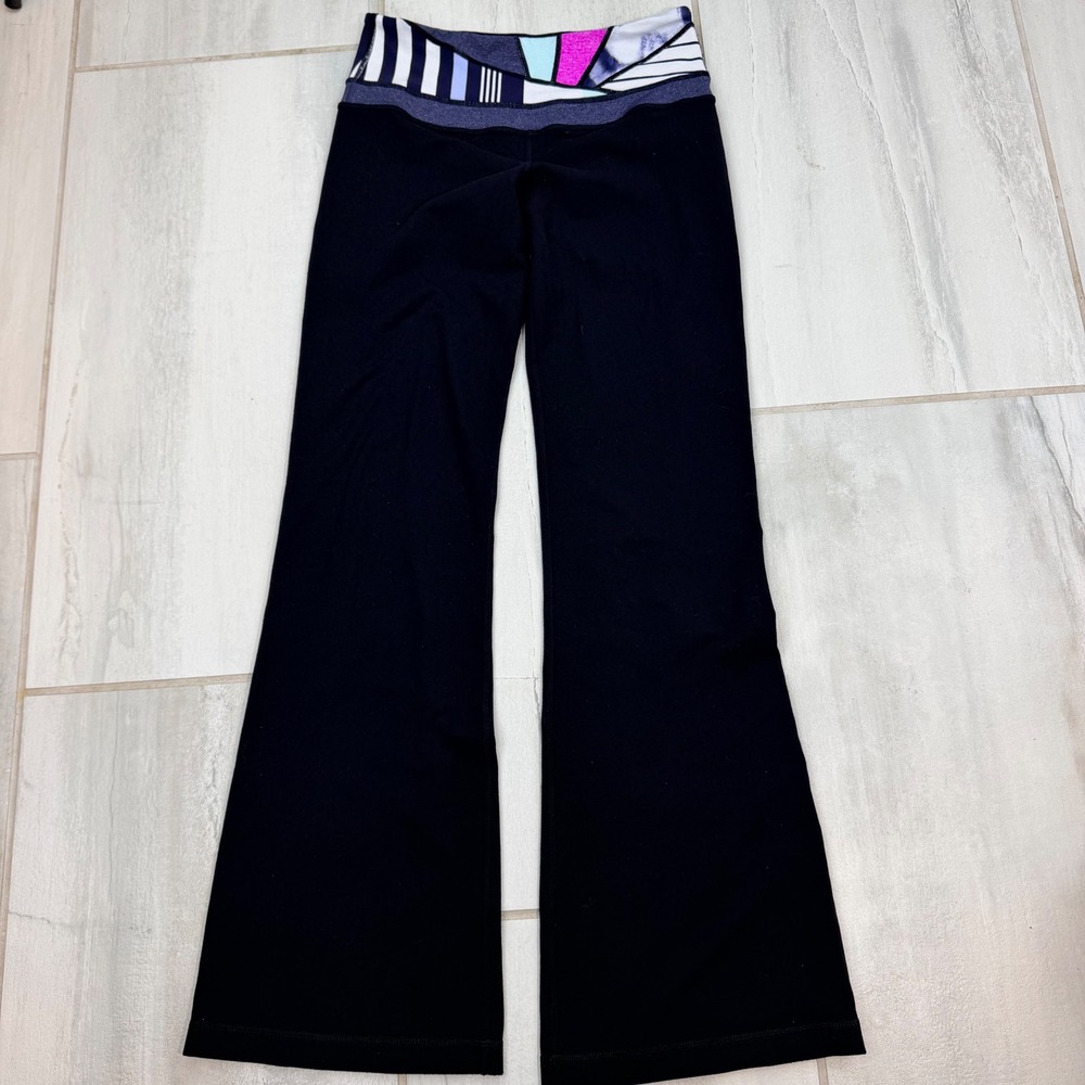 Lululemon Groove Black Flare Yoga Pants Geometric Waist Size 4 30 Inseam